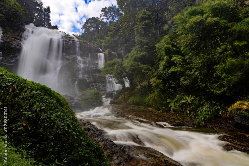 Naklejka premium Wachirathan Waterfall in Chiang Mai, Thailand