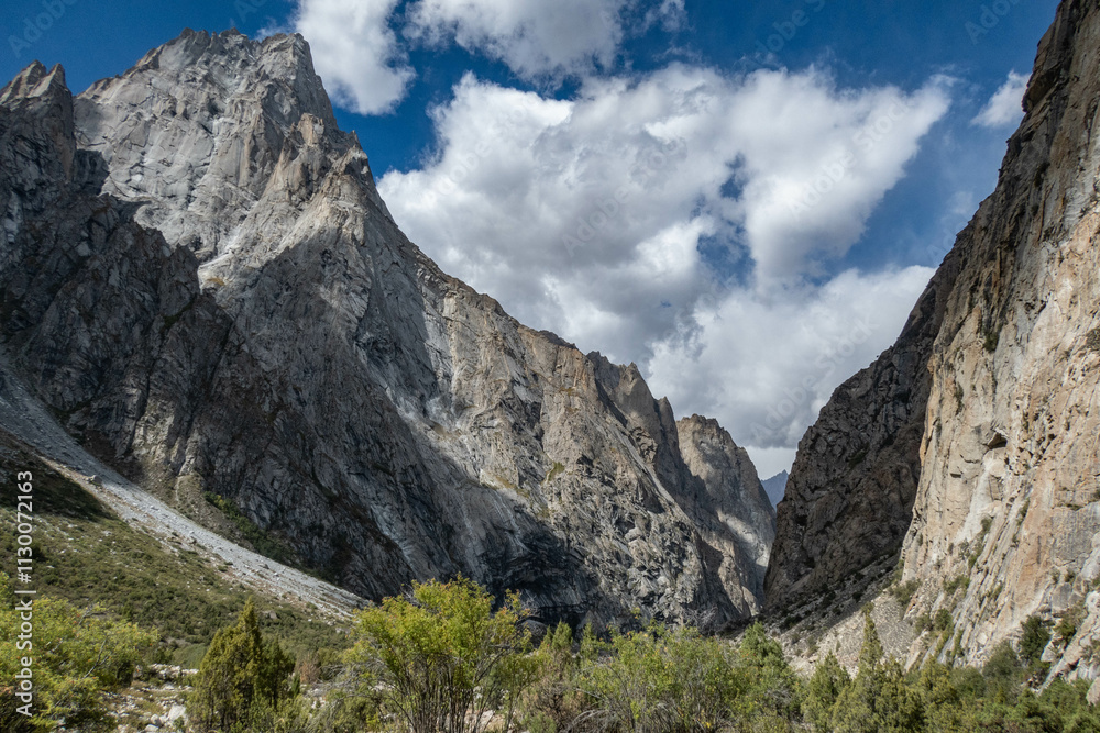 Fototapeta premium Stunning scenery along the beautiful Nangma Valley (Yosemite of Pakistan), Kanday, Baltistan, Pakistan