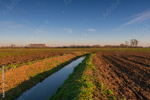 Obraz na płótnie Po Valley fields field landscape panorama w salonie