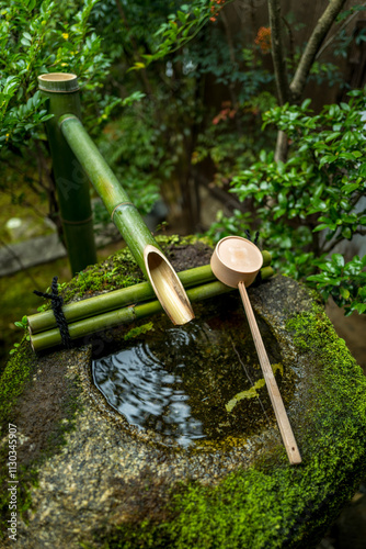 Obraz na płótnie A Chōzu-ya or Temizu-ya, a water purification fountain found in many Japanese Shrines, taken in Kyoto w salonie