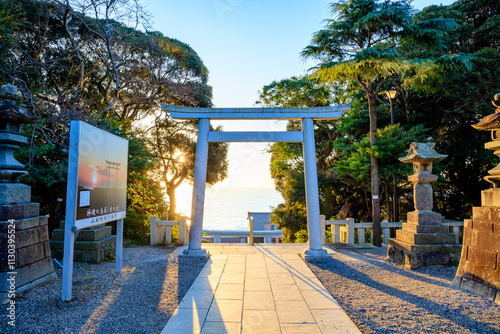 秋の大洗磯前神社　茨城県大洗町　Oarai Isosaki Shrine in autumn. Ibaraki Pref, Oarai Town. photo