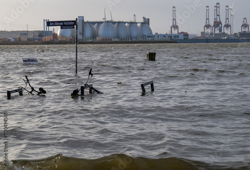 Sturmflut und Elbe Hochwasser am Hamburger Hafen St. Pauli Fischmarkt  photo