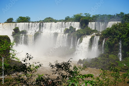 Obraz na płótnie Iguazu Falls in Argentina - アルゼンチン イグアスの滝 w salonie