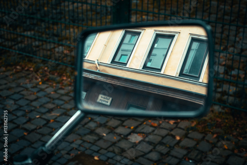 Architektur im Mopedspiegel
