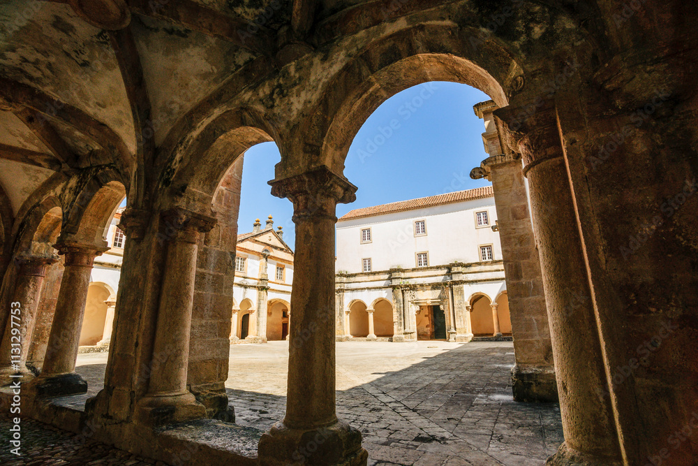 Obraz premium main cloister, convent of Christ, year 1162, Tomar, Santarem district, Medio Tejo, central region, Portugal