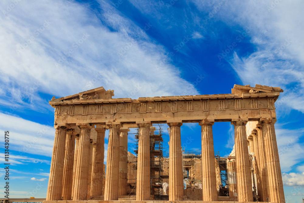 Fototapeta premium Parthenon temple on the Acropolis in Athens, Greece