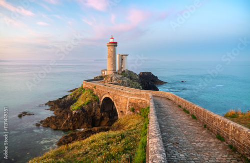 Obraz na płótnie Le Phare du Petit Minou lighthouse in sunrise light, Brest, France w salonie