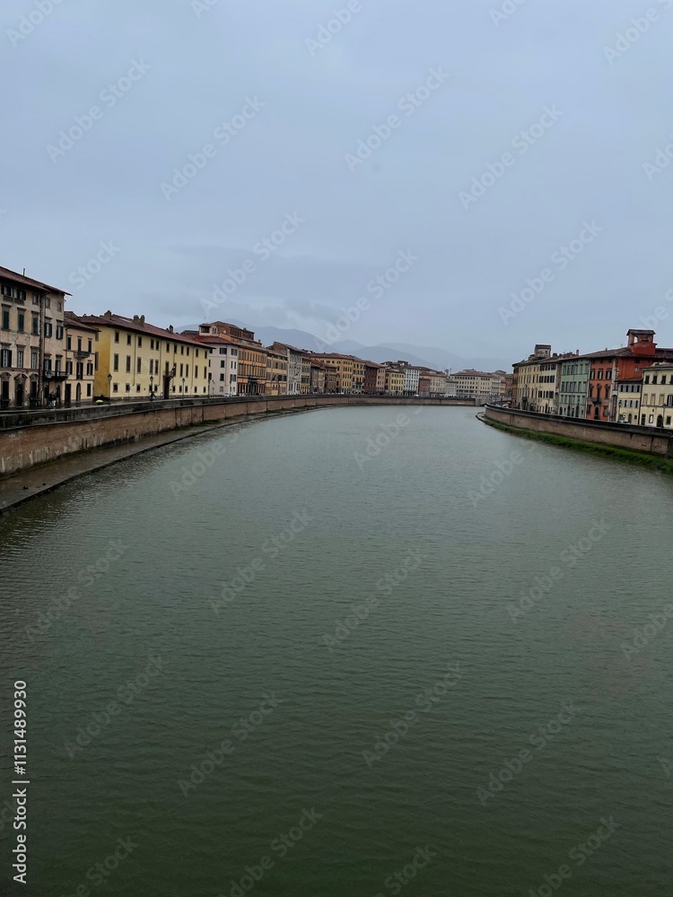 Fototapeta premium city divided by water 