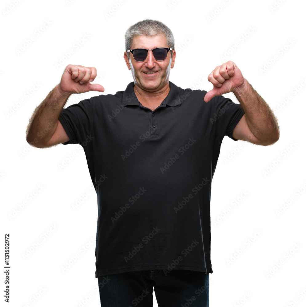Naklejka premium Handsome senior man wearing sunglasses over isolated background looking confident with smile on face, pointing oneself with fingers proud and happy.