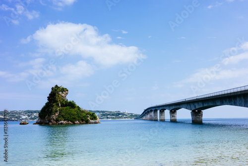 古宇利島近くの小さい島 photo