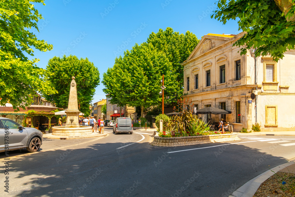 Φωτογραφία The Fontaine de Mirabeau drinking water fountain alongside shops and cafes on Rue Carnot and Ave