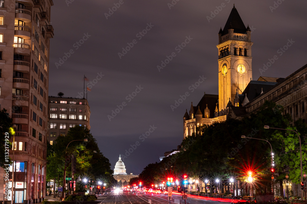 Obraz premium Old Post Office Tower Downtown DC at Night