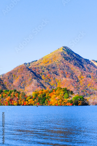 中禅寺湖の紅葉 photo