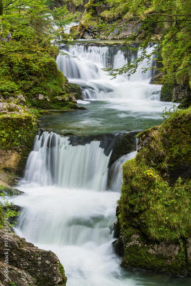Obraz premium Rottach Wasserfälle, Rottach-Egern, Allgäu, Bayern, Deutschland