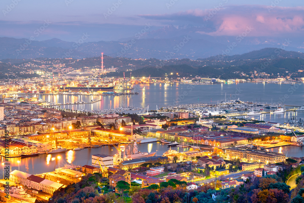 Naklejka premium La Spezia, Italy Skyline at Twilight