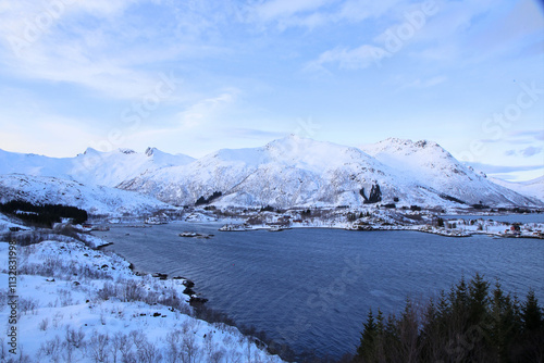 Veduta dal punto panoramico dell'Austnesfjord, alle porte delle isole Lofoten. Norvegia del nord. photo