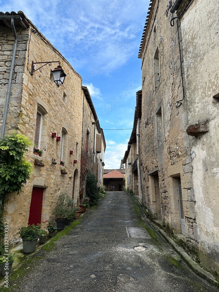 dans les ruelles de castelmoron-d'albret