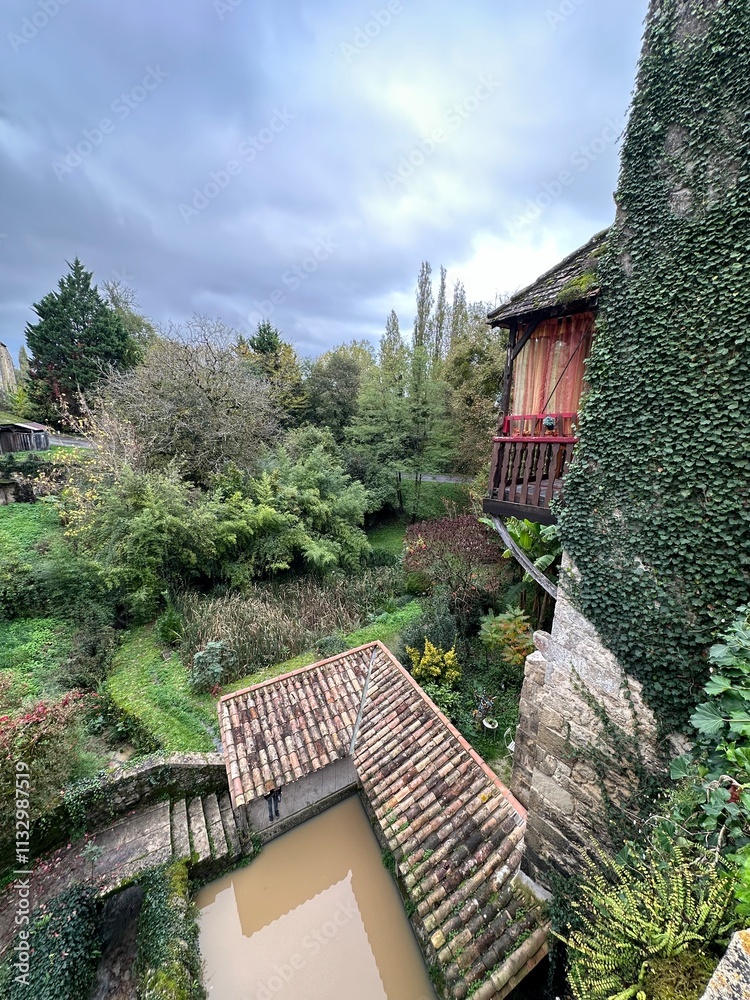 lavoir près du jardin fleuri de castelmoron-d'albret