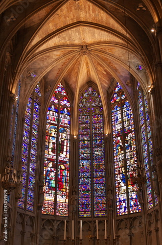 Vitraux et grandes orgues de la Basilique Saint Nazaire et Saint Celse (XI-XIVè siècle) à l'intérieur des remparts de Carcassonne.