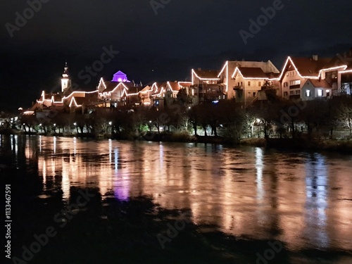 die Mur bei Frohnleiten, Weihnachtslichter spiegeln sich im Fluss photo