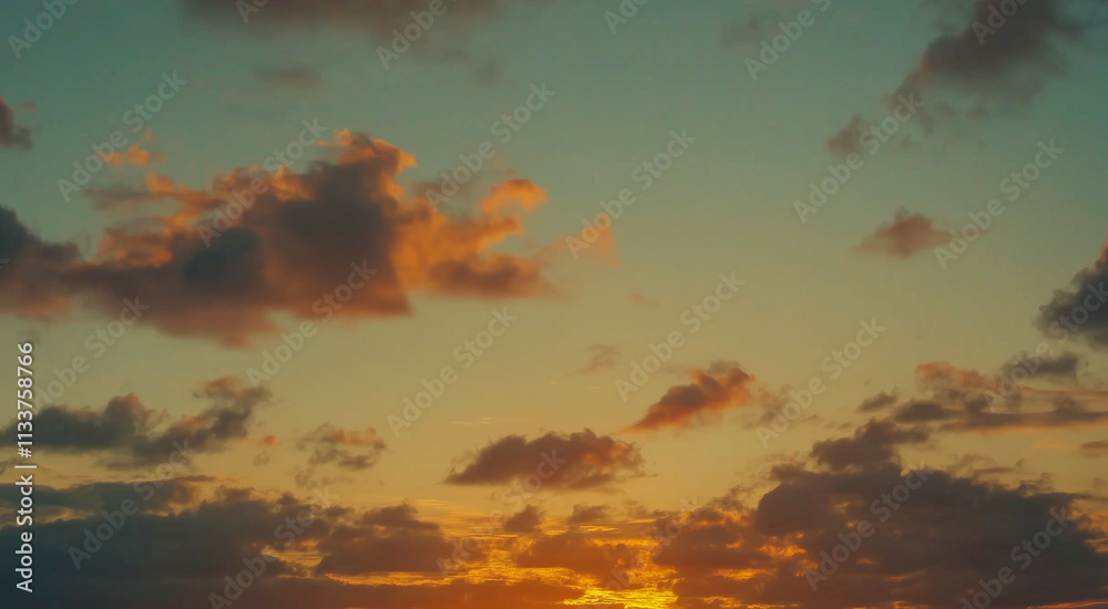 Naklejka premium beautiful sunset sky with clouds