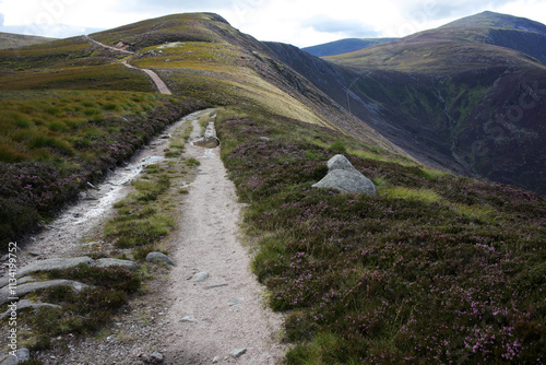 Bilde på lerret Trail between Broad Cairn summit, Loch Muick and Spittal of Glenmuick in the bac