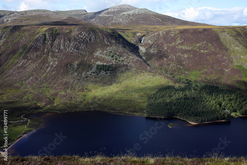 Bilde på lerret Trail between Broad Cairn summit, Loch Muick and Spittal of Glenmuick in the bac