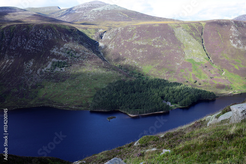 Foto Trail between Broad Cairn summit, Loch Muick and Spittal of Glenmuick in the bac