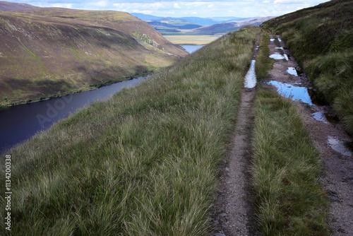 Bilde på lerret Trail between Broad Cairn summit, Loch Muick and Spittal of Glenmuick in the bac