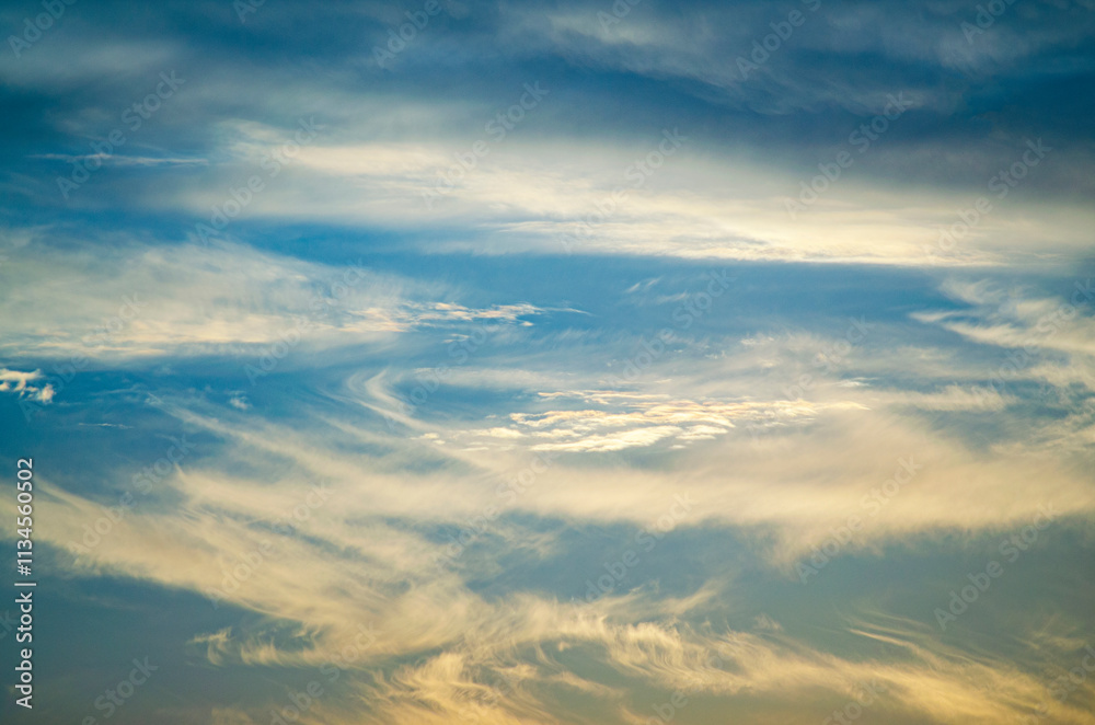 Fototapeta premium clear blue sky with no clouds. sun is shining brightly