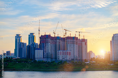 Canvas Print Beautiful sky and construction site before sunset of Seoul, the capital of Korea