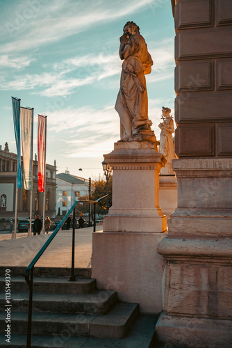 statue du Grand Théâtre de Genève photo