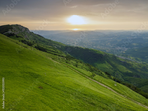 Obraz na płótnie Aerial view at dawn of the Gran Sasso peak in Abruzzo. The sun rising over the Adriatic Sea w salonie