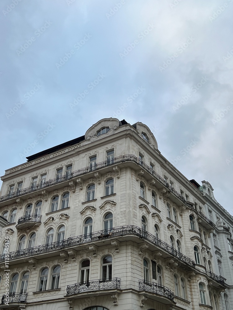 Fototapeta premium Corner of a old building