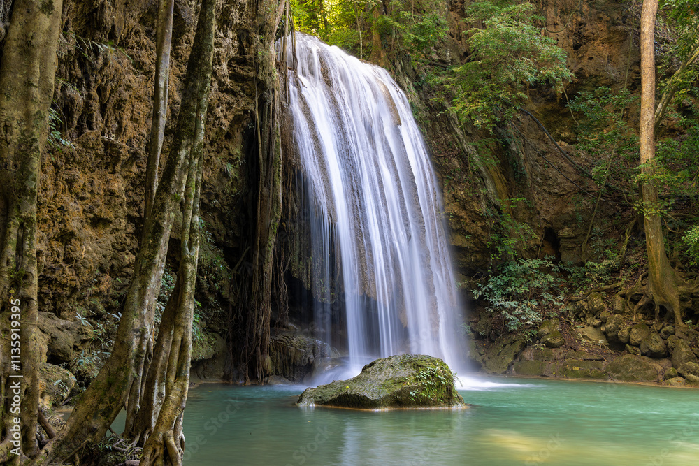Obraz premium Erawan Waterfall in the rainforest in north of Kanchanaburi, Thailand