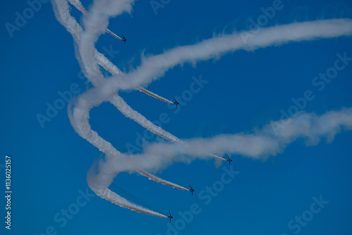 飛行するブルーインパルス　自衛隊/Flying Blue Impulse Japan Self-Defense Forces