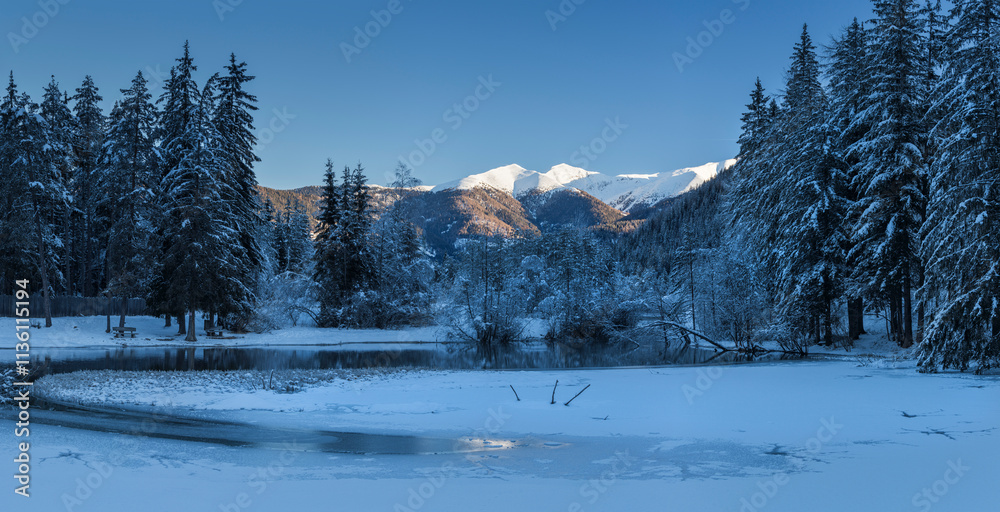 Φωτογραφία Toblacher See, Villgrater Berge, Südtirol, Alto Adige, Italien