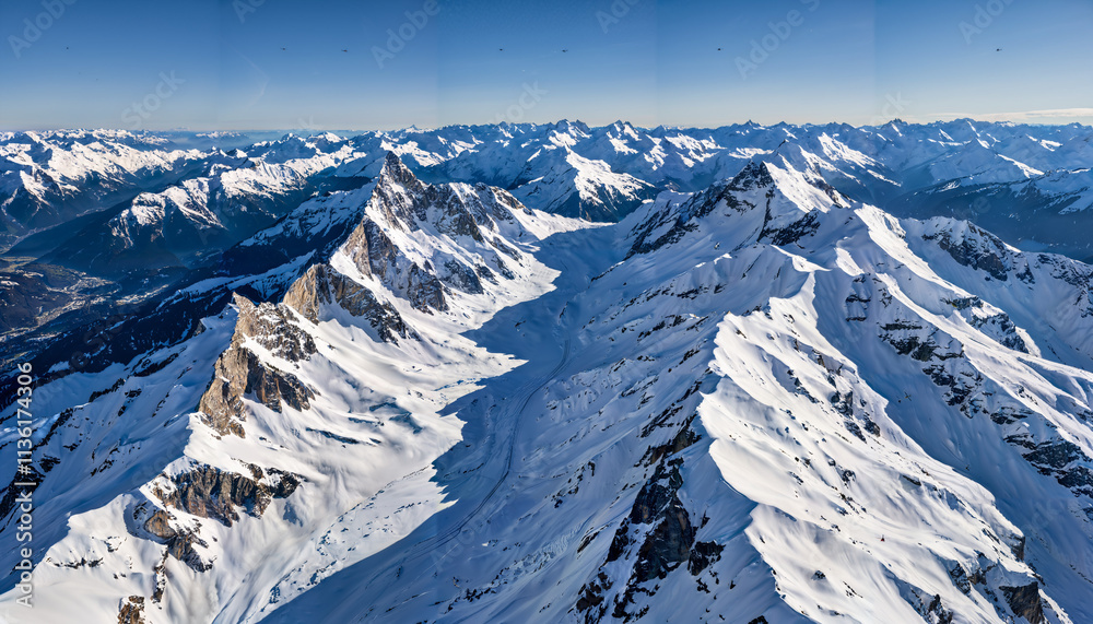 Fototapeta premium Panorama alpin enneigé