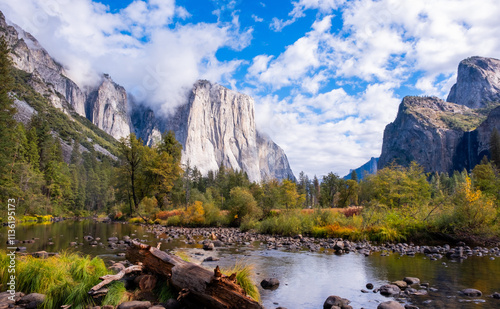 Canvas Print Yosemite Valley, Merced River and El Capitan, Yosemite Valley at dusk, Yosemite