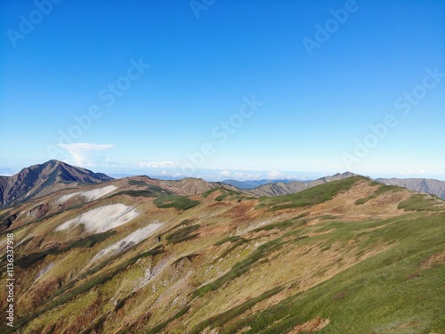 紅葉の日本百名山「飯豊山」の空撮