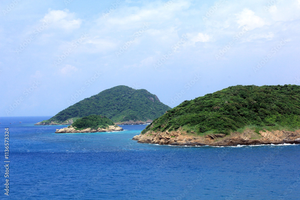 Fototapeta premium Small island in the Nam Du archipelago, Phu Quoc