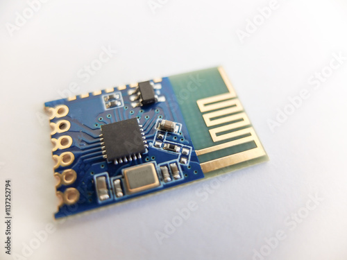 2.4G wireless transceiver with serial port and remote communication module photo