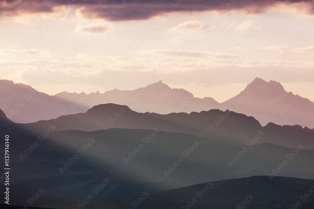 Obraz premium Mountains silhouette