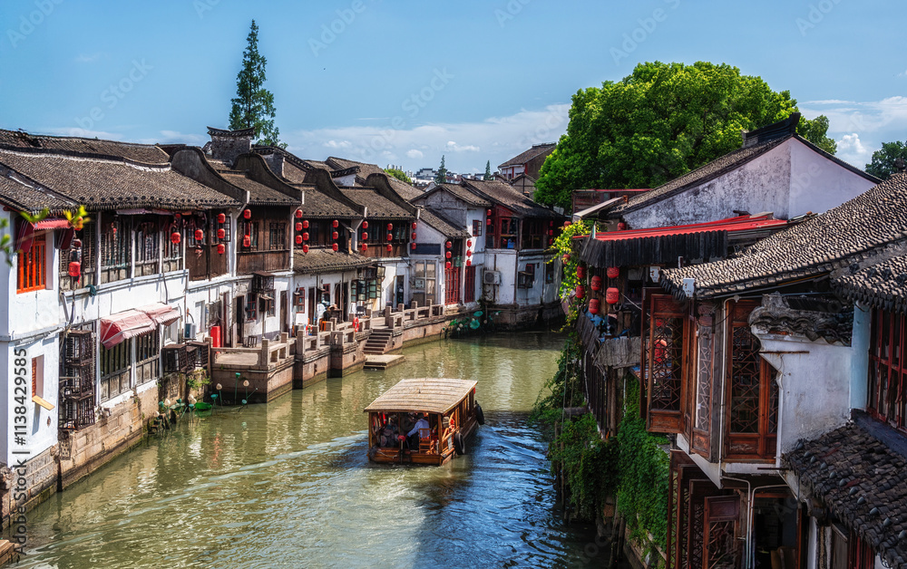 Obraz premium Shanghai Zhujiajiao town with boat and historic buildings