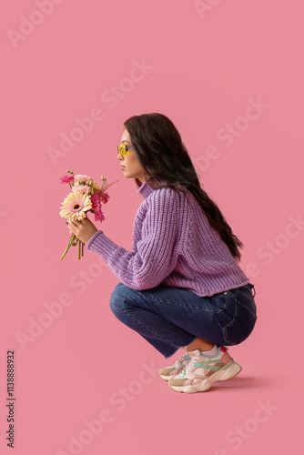 Pretty young Asian woman in...