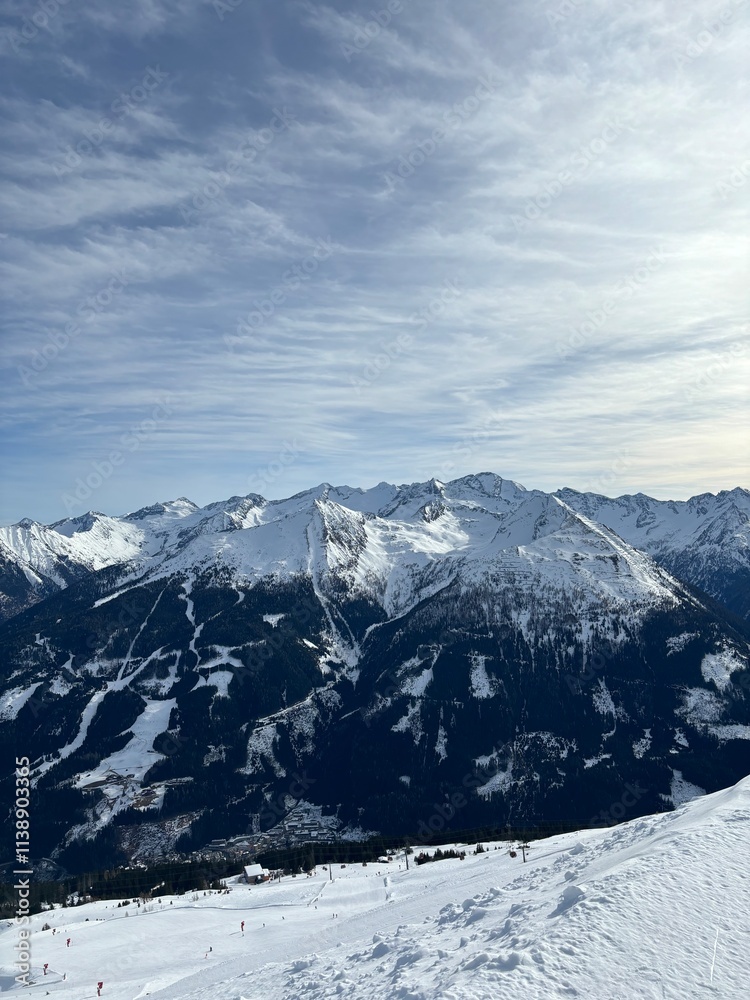 Obraz premium snow covered mountains