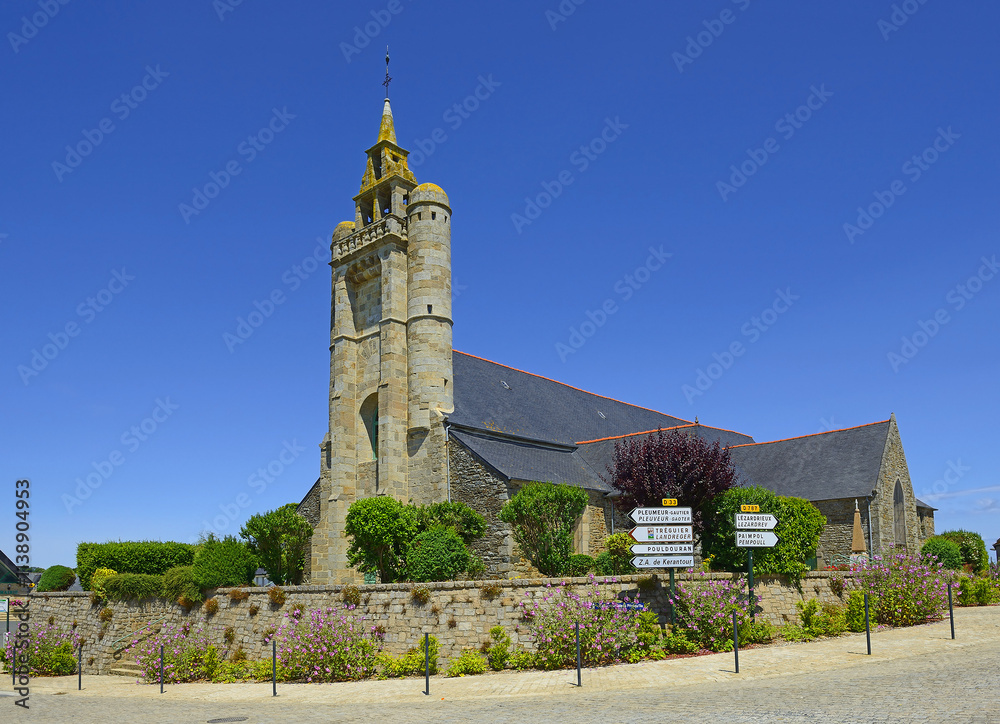 Eglise Saint Pierre, Pleudaniel. The church is located in the commune of Pleudaniel, in the Côtes-d'Armor department, in the Brittany region, France