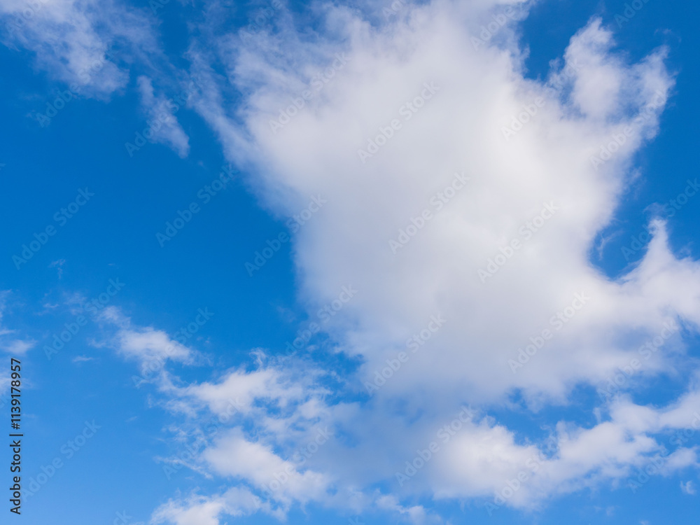 Obraz premium 冬の青空と白い雲41