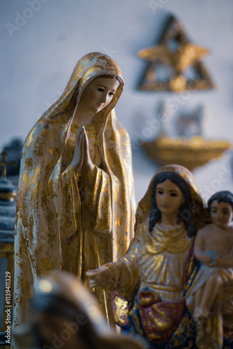 statue of virgin mary