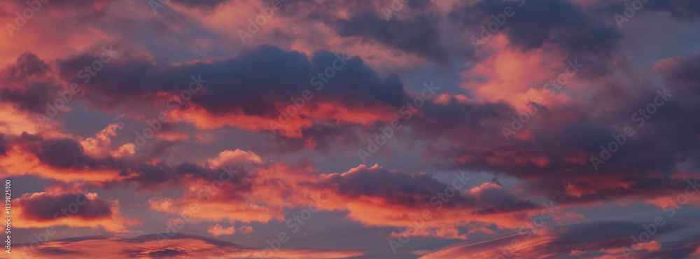 Fototapeta premium dramatic sunset clouds